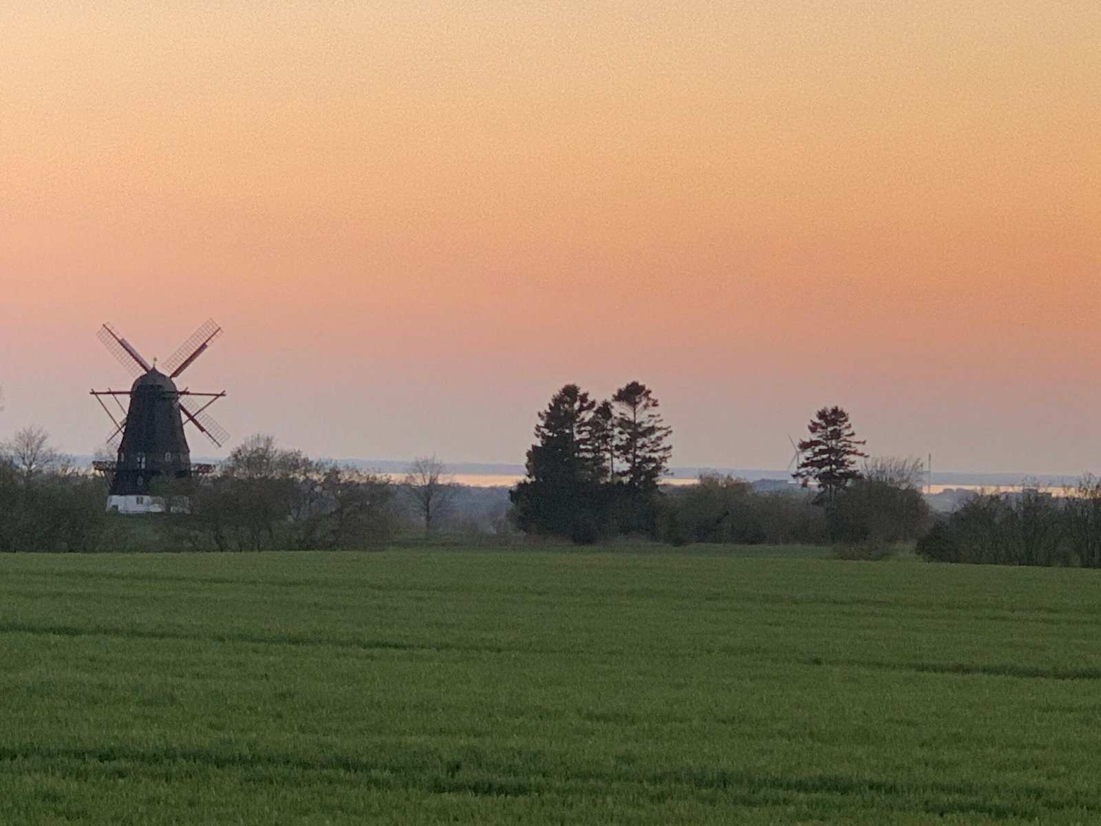 Morgenlicht über der alten Mühle, vom Haus aus gesehen